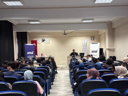 Selçuk Üniversitesi Bozkır Meslek Yüksekokulunda AFAD Konferansı Gerçekleştirildi